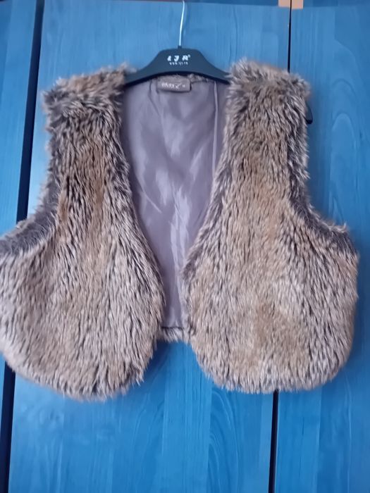 Vestă de blană pentru damă