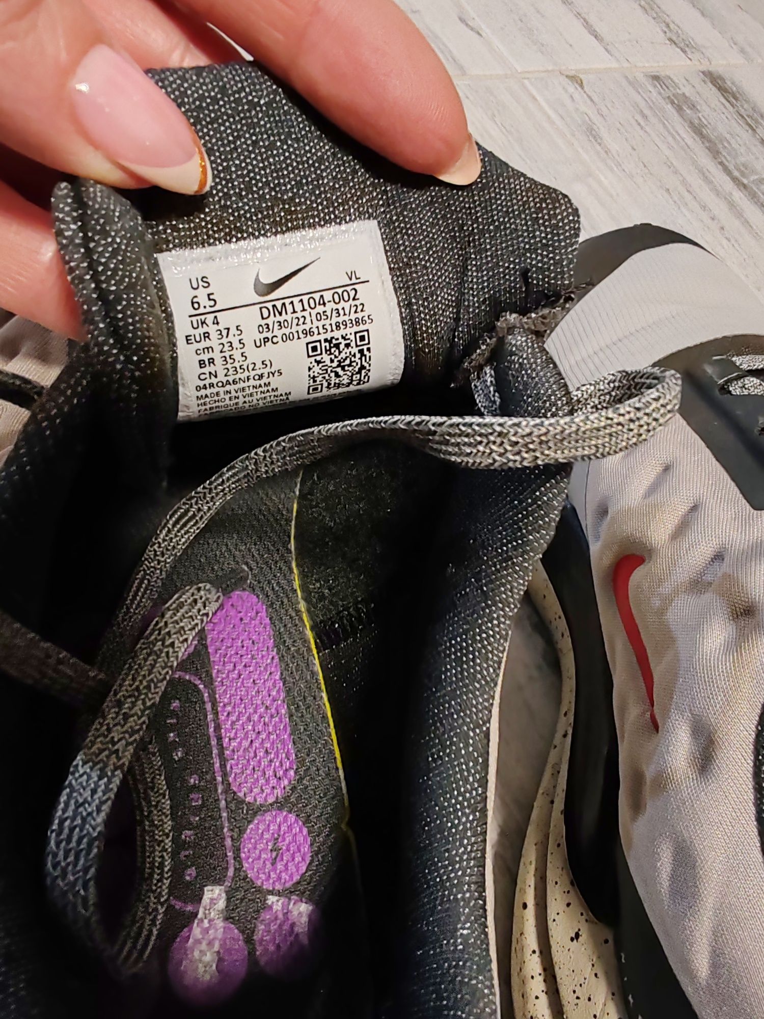 Маратонки Nike 37.5