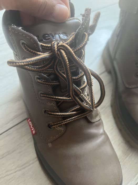 Ghetute Levis, nr 30, 130 lei, 20,5cm