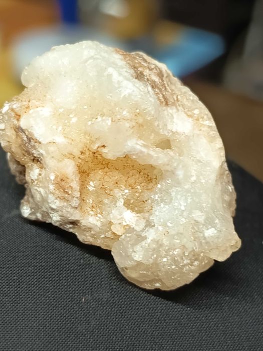 Разни кристали и минерали