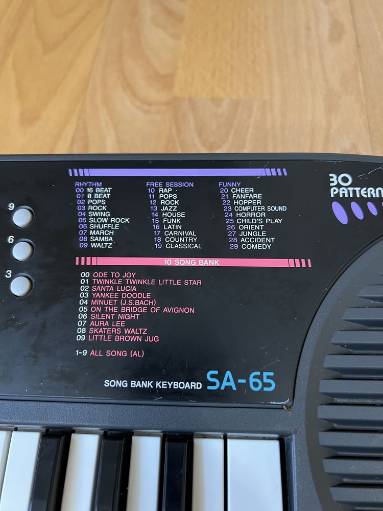 Синтезатор / йоника Casio