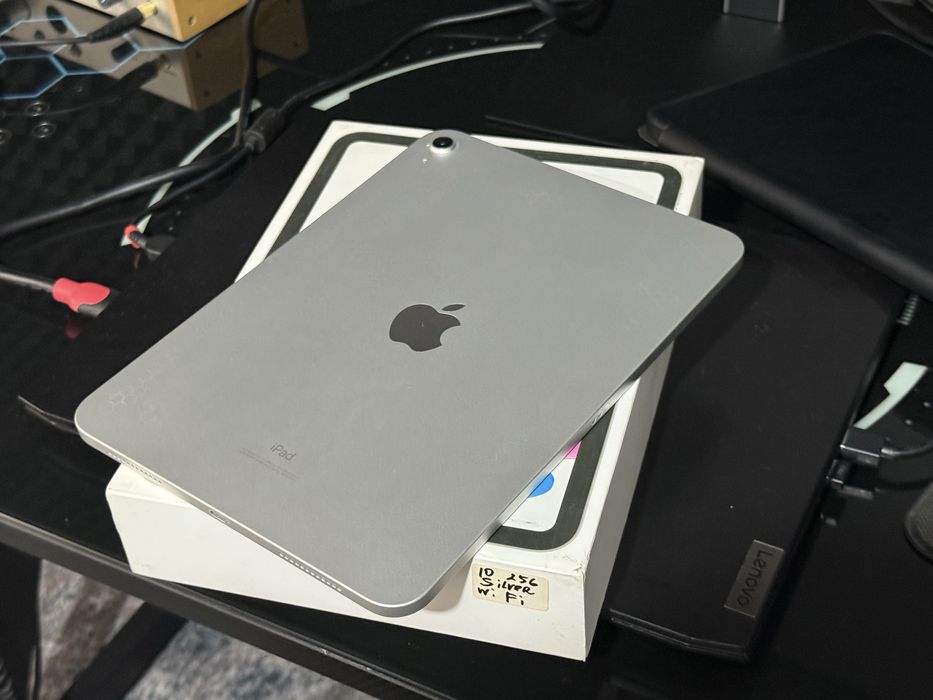 продам ipad 10th gen 10.9