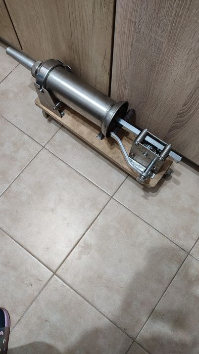 Vand mașină de făcut carnati