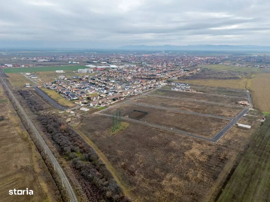 Terenuri de vânzare în Via Carmina cu utilitatile la cheie