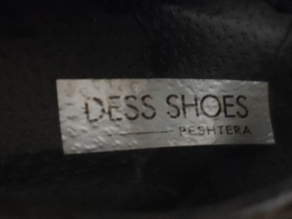 Спортно-елегантни затворени сандали от естествена кожа