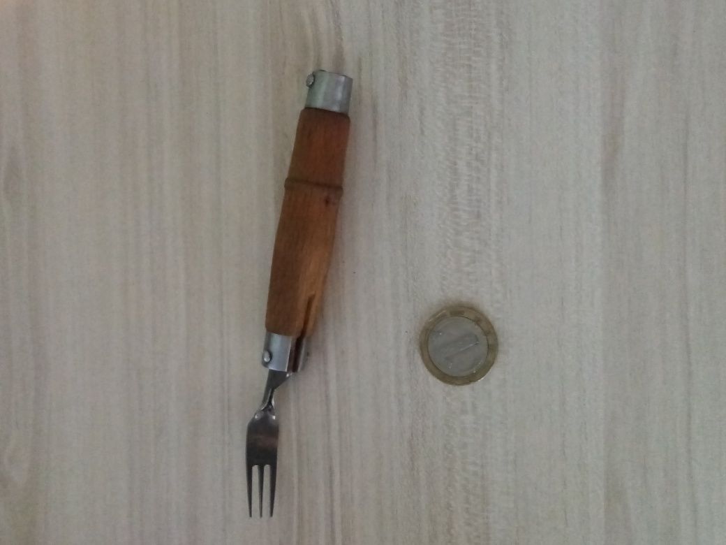 Джобно ножче с виличка