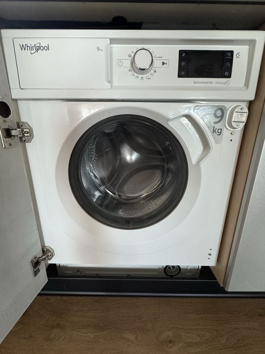 Пералня Whirlpool 9 кг – Inverter – Тиха – Отлично състояние
