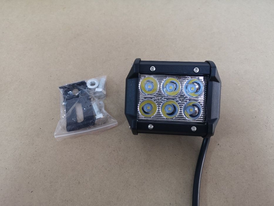 Proiector led Off Road 18W dreptunghi Suv, ATV, Tractor, Jeep Spot 30°