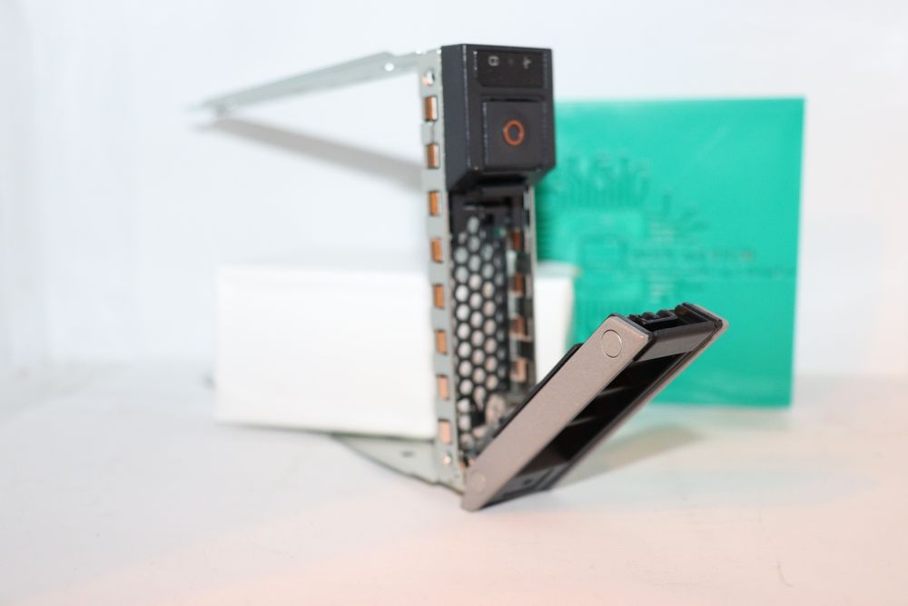 Caddy Server Dell Gen 14/15 3.5" R640/740 LFF Nou( 4 Suruburi incluse)