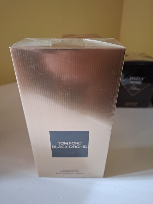 Parfumuri 1/1 persistente !!