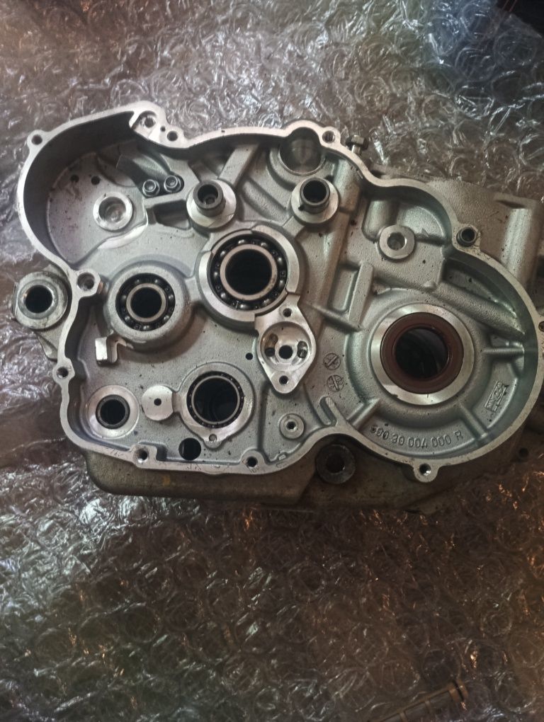 Продавам останали части за ktm