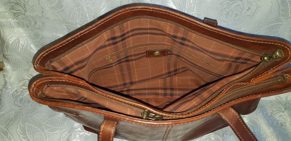 Poșetă din piele naturală