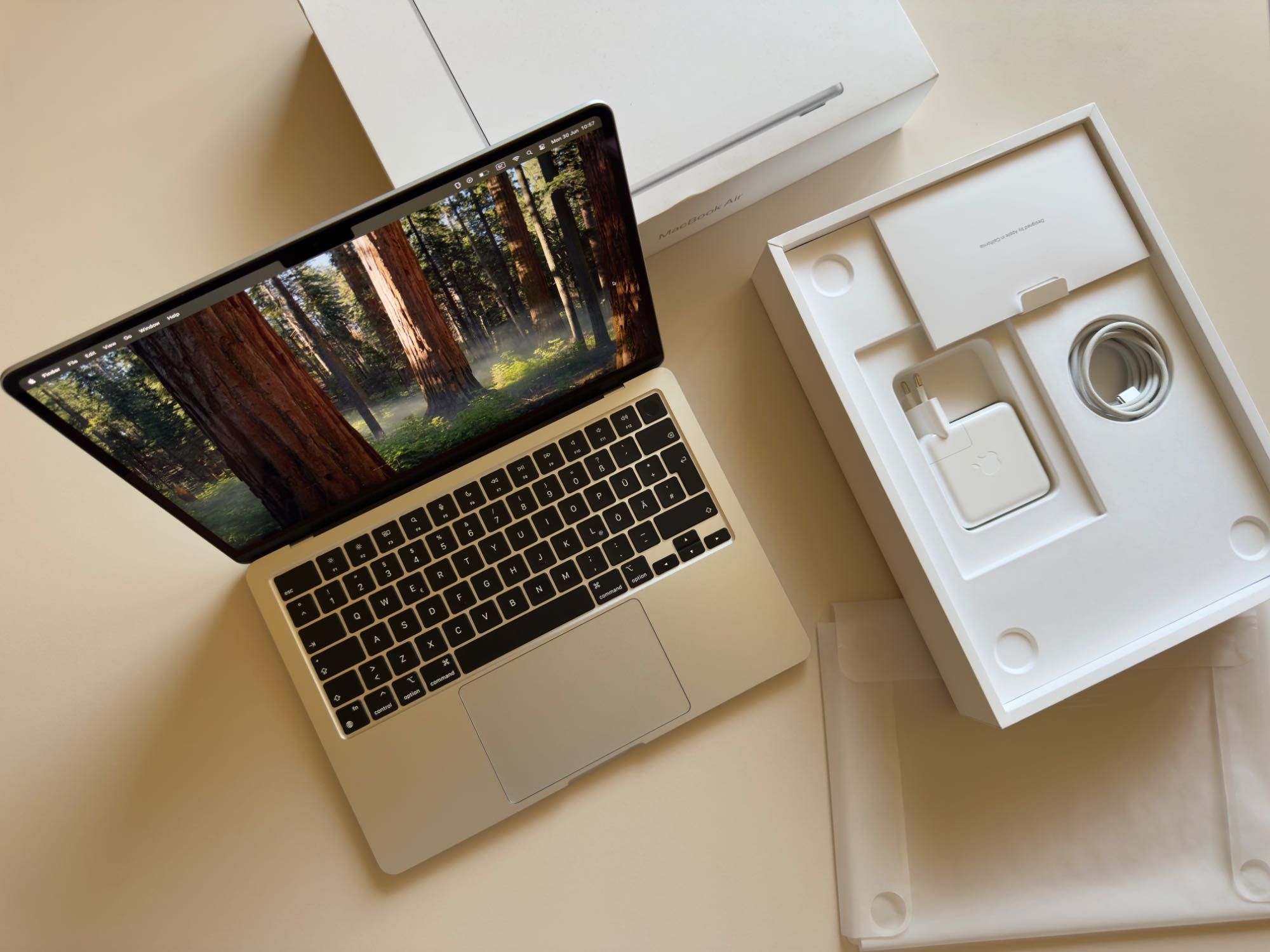 Като НОВ Apple MacBook Air 13" M3 16GB RAM 512GB SSD Silver