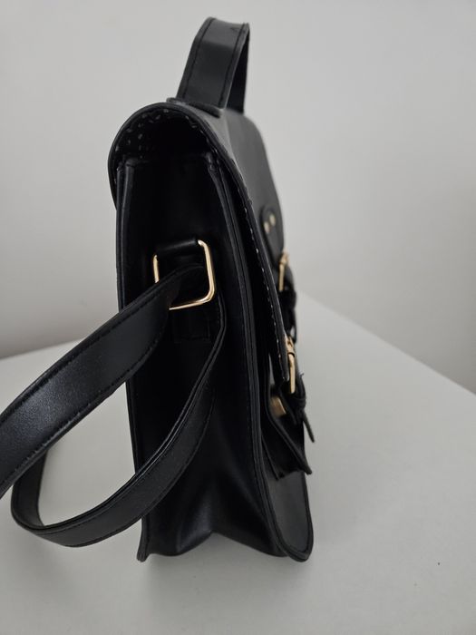 Geanta neagra cu curea