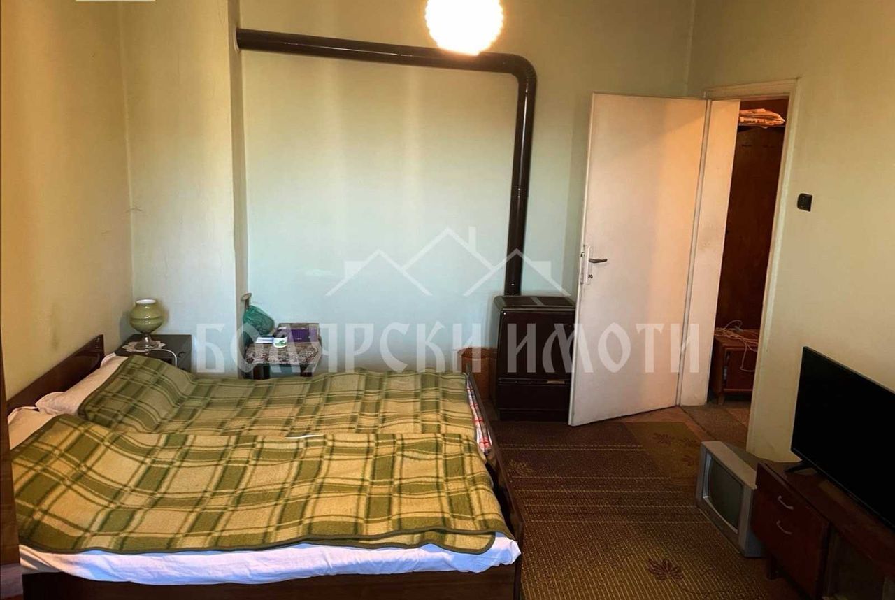 Продава се Двустаен апартамент в Горна Оряховица - 70 кв.м за 828 €/кв.м - Снимка #1