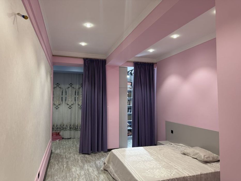 Yakkasaroy Lyuks 4 xona 200M2