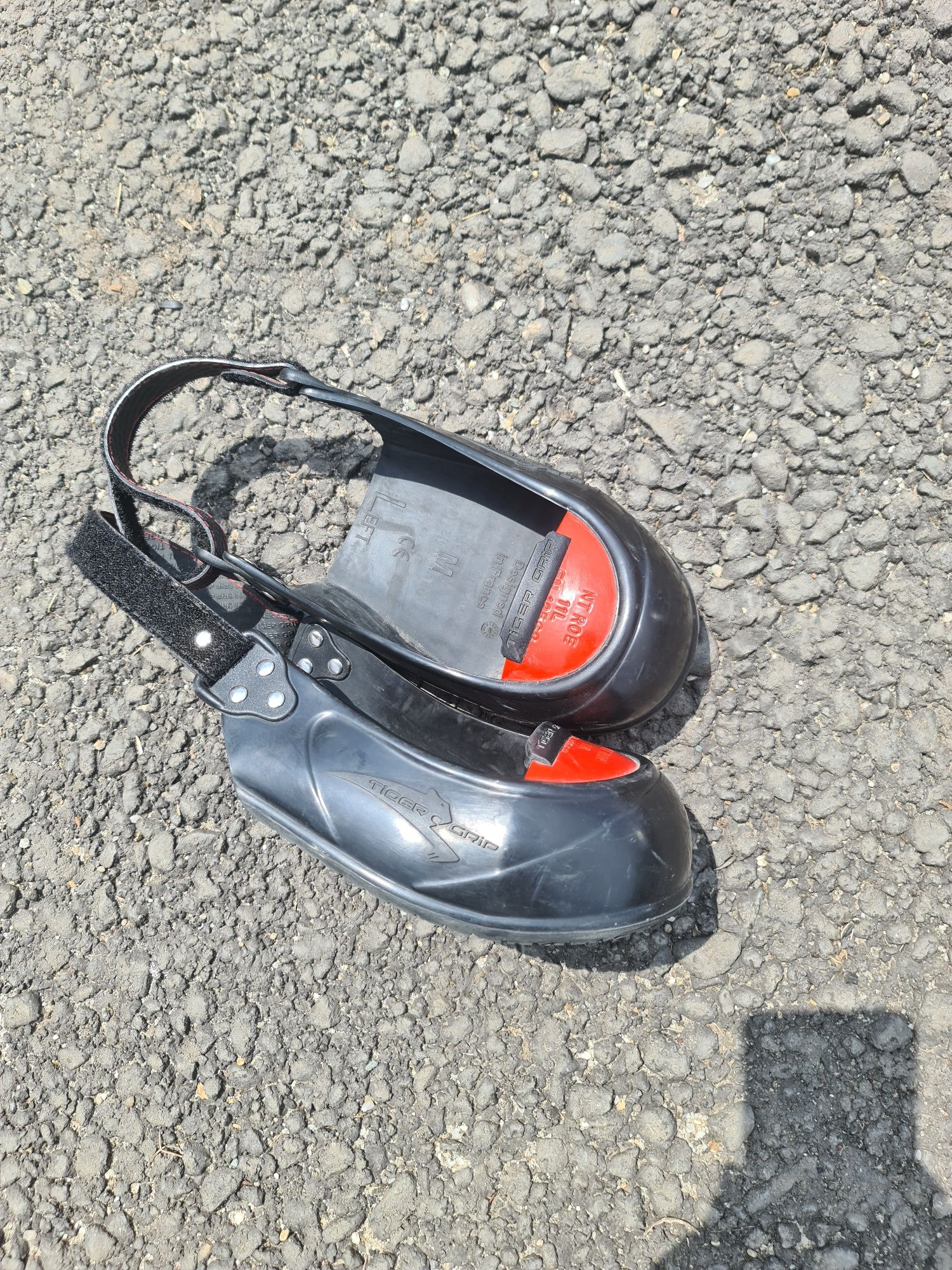 (Bocanci) Bombeu vizitatori Tiger Grip  vand/schimb