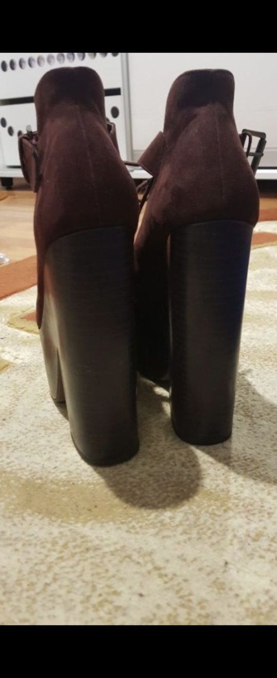 Botine ASOS cu platforma