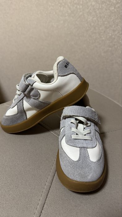 Детские кроссовки для девочки