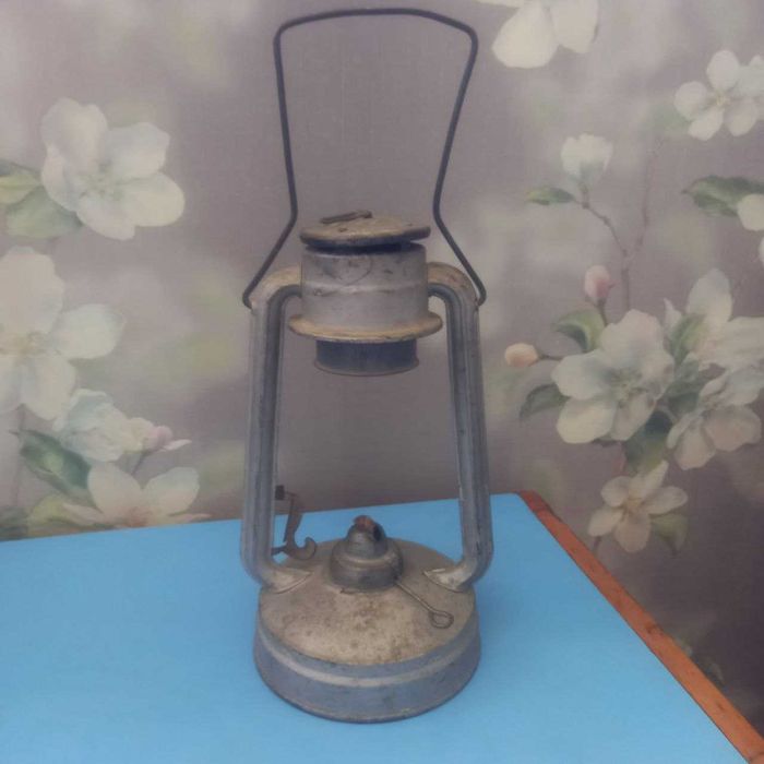 Продам керосиновую лампу