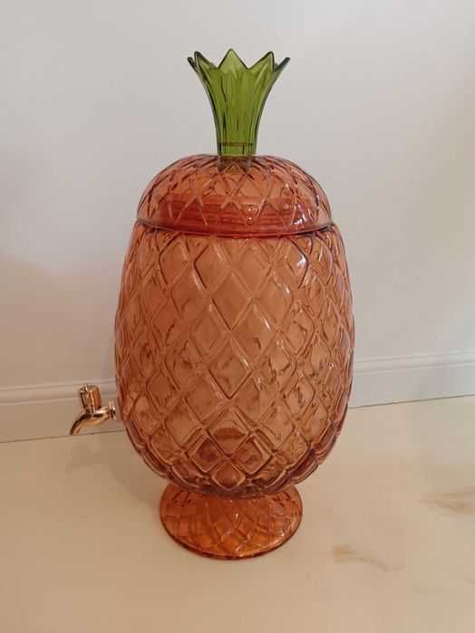 Cocktail drink dispenser