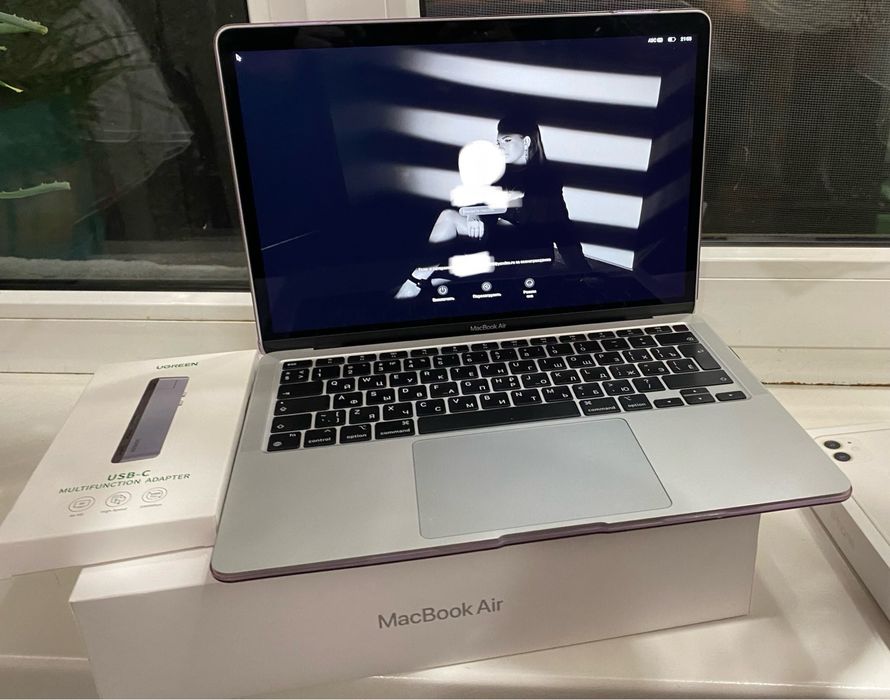 Macbook air 13 2020 год, MGN93RU/A