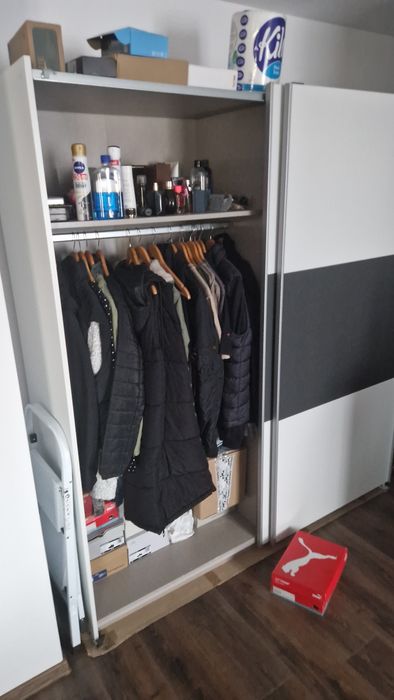 Dulap pentru umerașe/Dressing