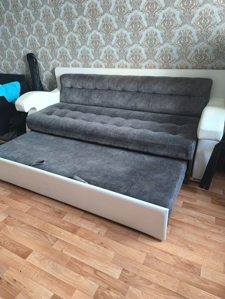 Продам диван-стол-кровать. Трансформер