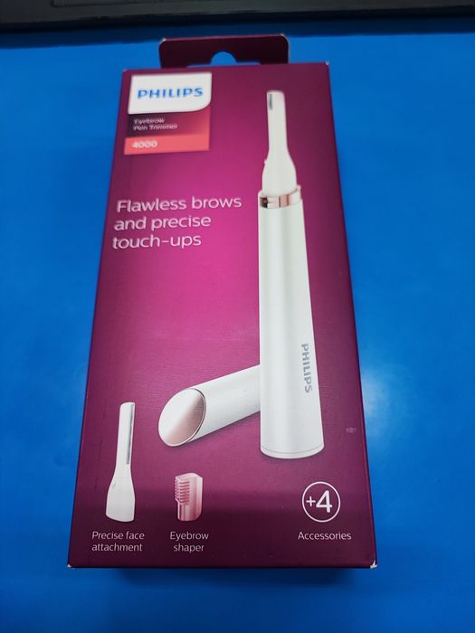 Trimmer Philips 4000 pentru sprâncene cu accesorii noi sigilat
