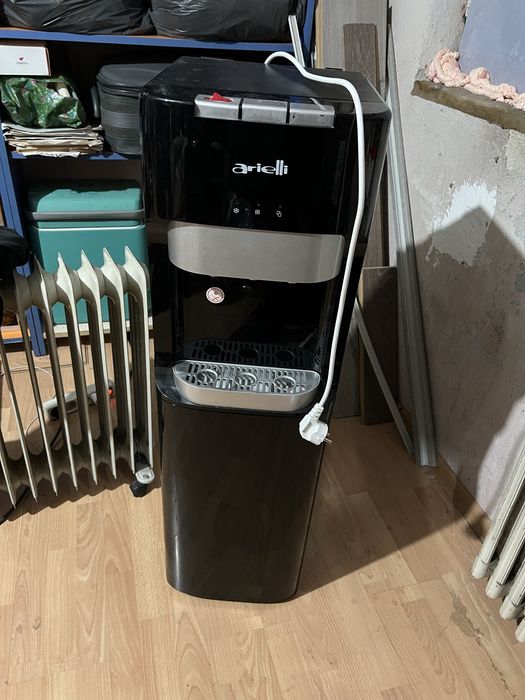 Диспенсър за вода