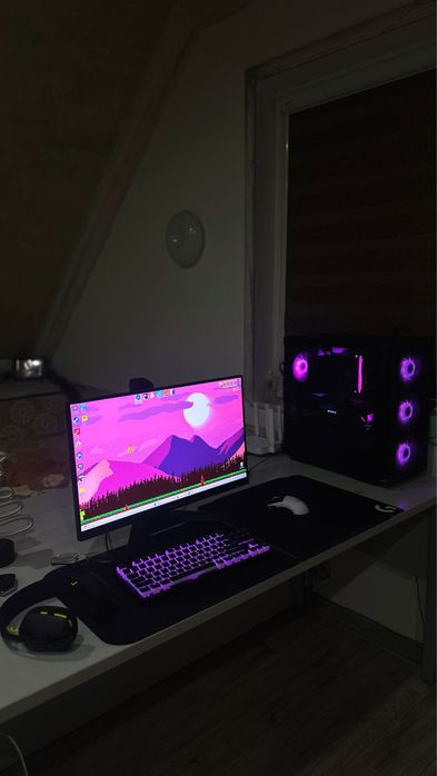 Компютър + Периферия Ryzen 7 5800x3d RX 7800XT 16GB