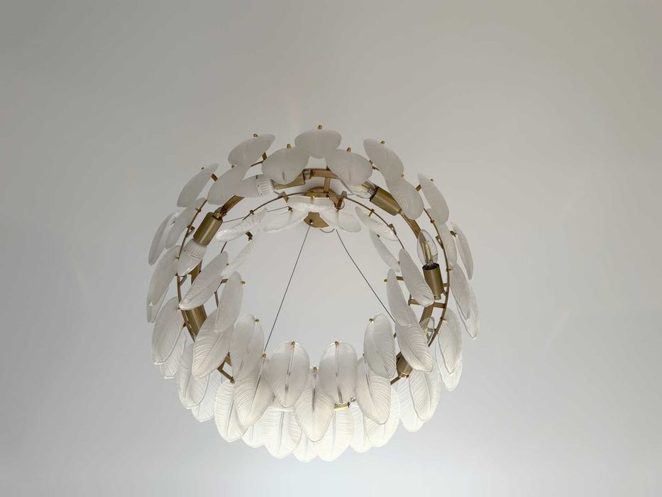 продается люстра