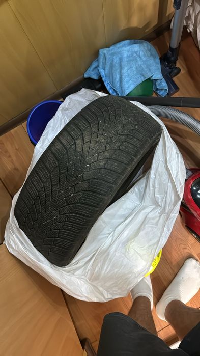 Продам. Шины. 225..45..р.17.