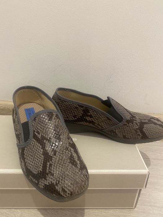 Продам женскую обувь