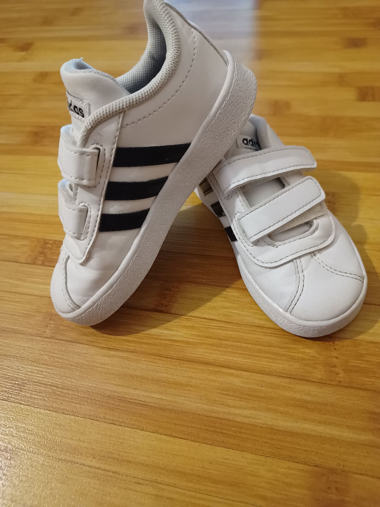 Adidași Adidas 24