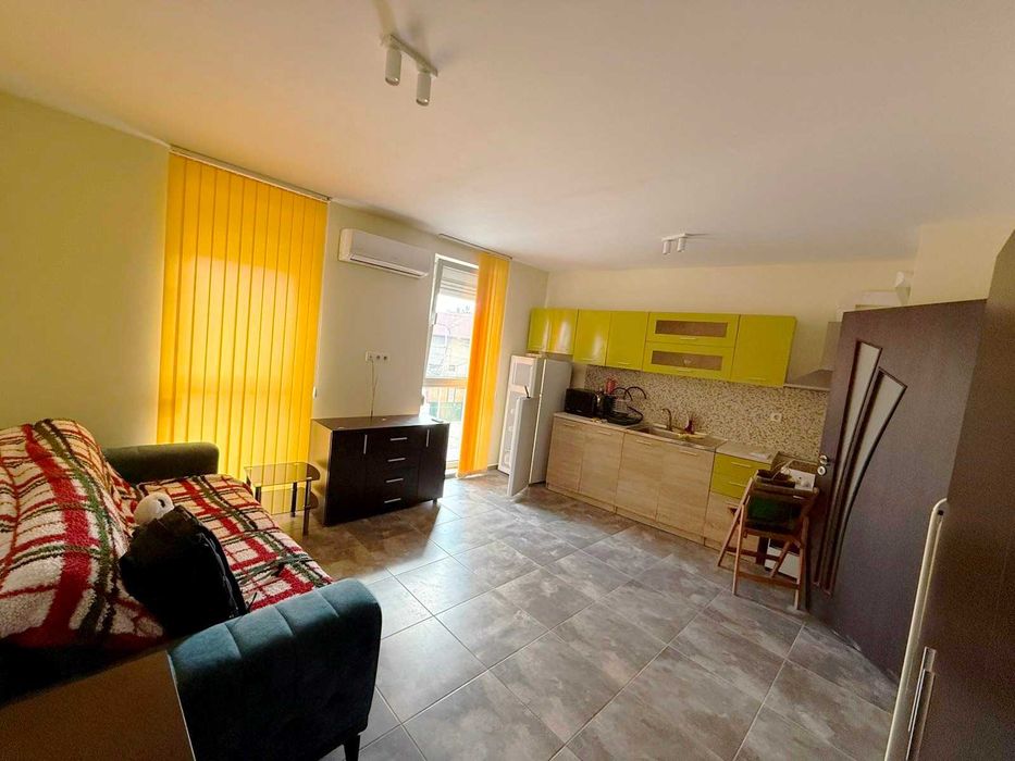 Двустаен апартамент под наем в района на Колхозен пазар