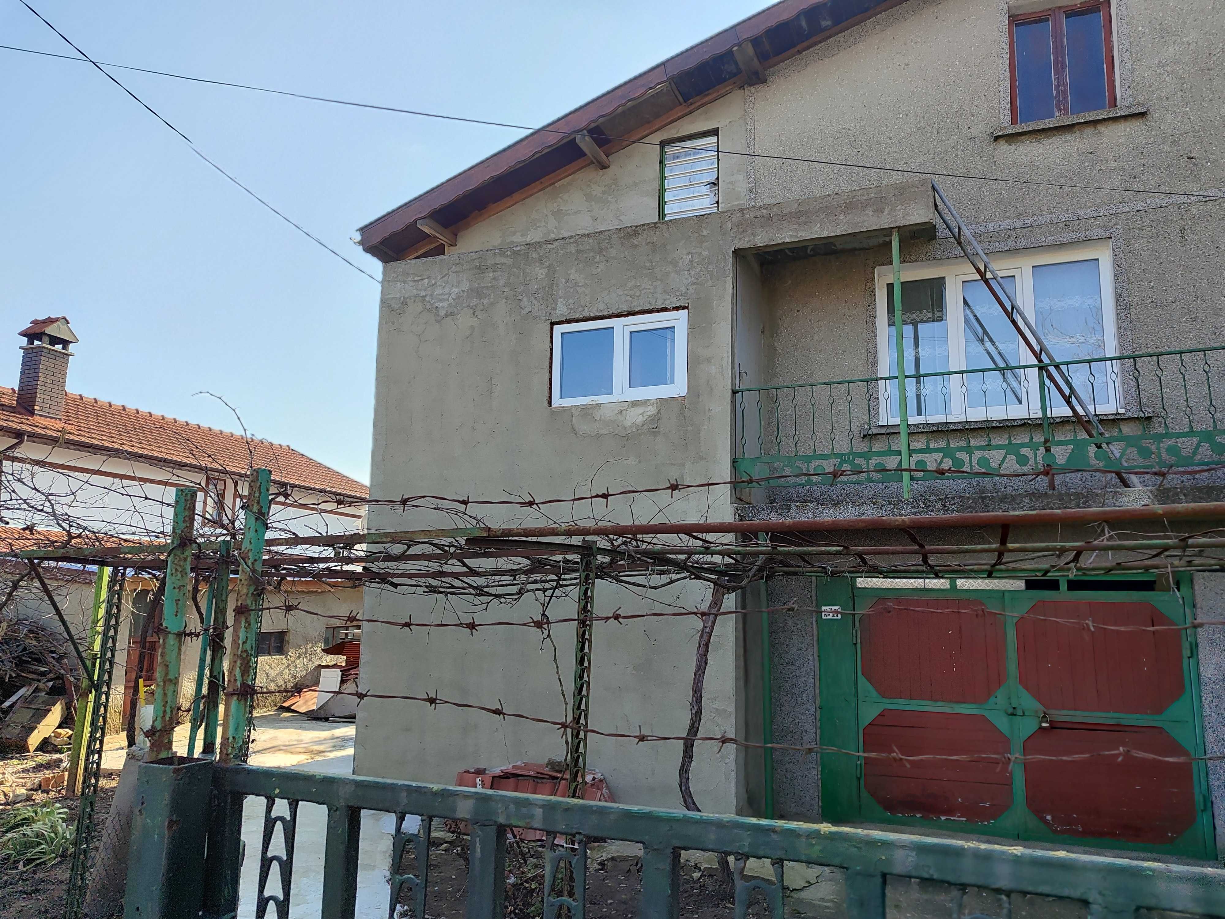 Къща близнак в Плачи Дол