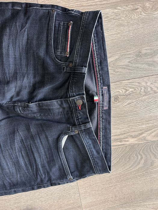 Два чифта чисто нови дънки Tommy Hilfiger и Pierre Cardin