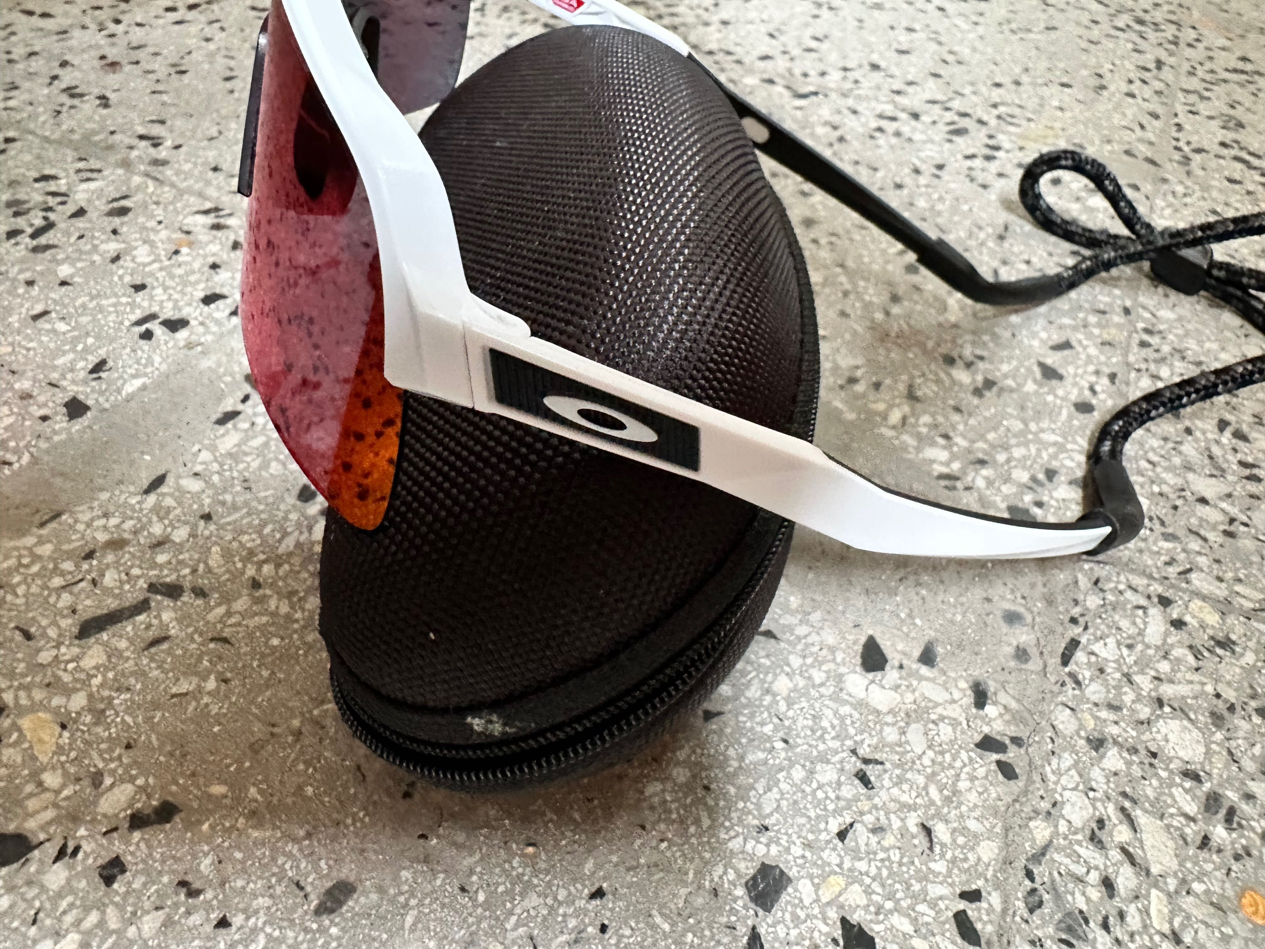 Слънчеви очила Oakley