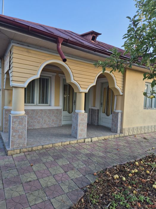 Vand casa din cărămidă Tepu