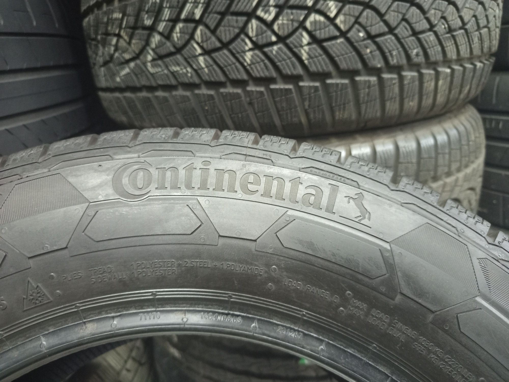 Нови Continental 215/65/16C-4бр дот 2921