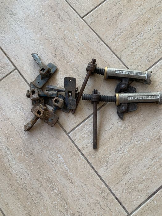 Vand  farfale(morseti) cofraje si 2 chei