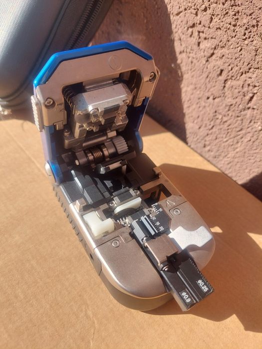 Ghilotina Sumitomo FC-8R , cleaver fibra optica
