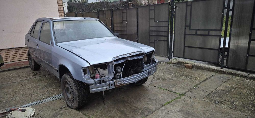 Caroserie Mercedes w124 pentru piese sau dezmembrat, w124 2.3 automata