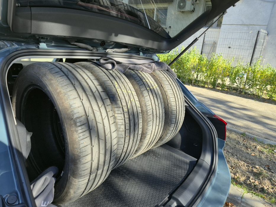 Cauciucuri de vară 215 55 R17