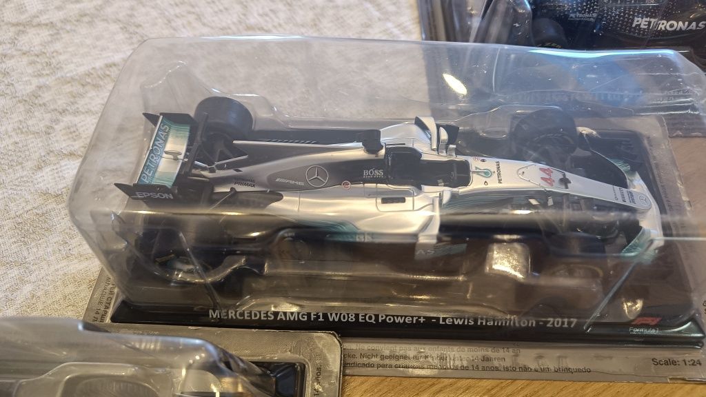 Masinute ,machete Formula1 Lewis Hamilton AMG mercedes 1.24