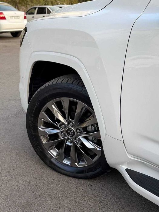 Toyota Land Cruiser 300 возможно приобрести в рассрочку или обменять