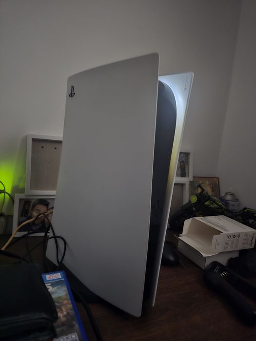 Playstation 5 disc edition cu controller si 5 jocuri premium