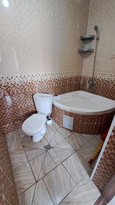 1 xonali kvartira srochna sotilmoqda