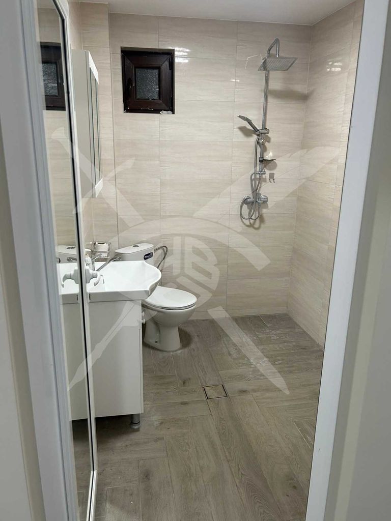 Продава се Къща в Варна, Галата - 130 кв.м за 1924 €/кв.м - Снимка #8